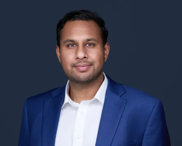 Professional financial services headshot example 3 - Wayne photography by Images by IBA