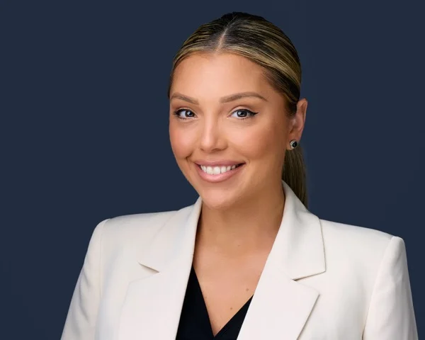 Professional financial services headshot example 5 - Wayne photography by Images by IBA